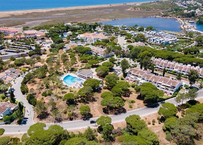 Victory Village Quinta Do - Spacious 2 Bed / 3 Bath Appartement *